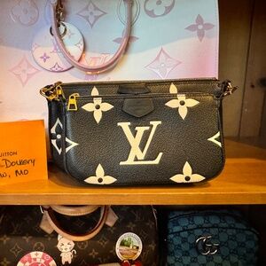 Multi Pochette Accessories Giant Louis Vuitton